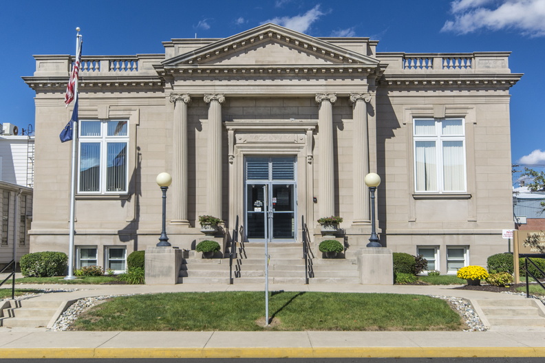 Bluffton Indiana Carnegie Library.jpg