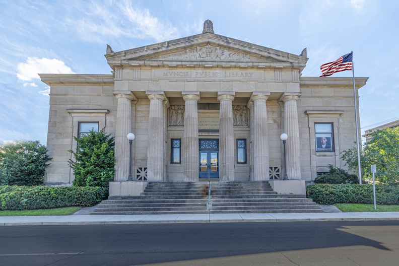 Muncie Indiana Carnegie Library.jpg