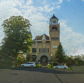 Iron County Courthouse (Crystal Falls) squared