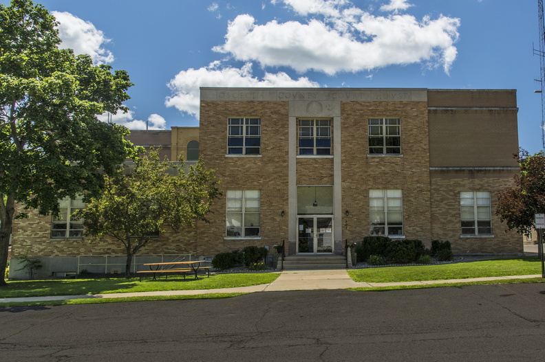 Osceola County Courthouse (Reed City).jpg