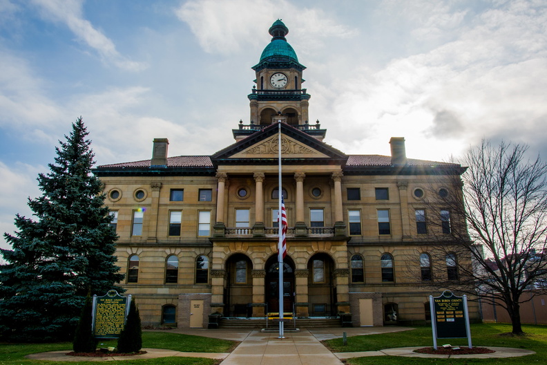 Van Buren County Courthouse.jpg