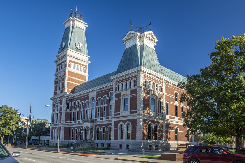 Bartholomew County Indiana Courthouse (Columbus) 01 copy.jpg