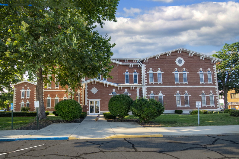 Morgan County Indiana Courthouse (Martinsville).jpg