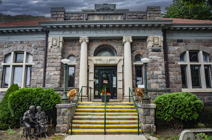 Daisy in front of the Hudson Carnegie Library copy